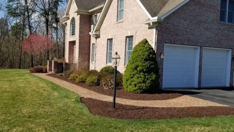 landscaping to help sell your home