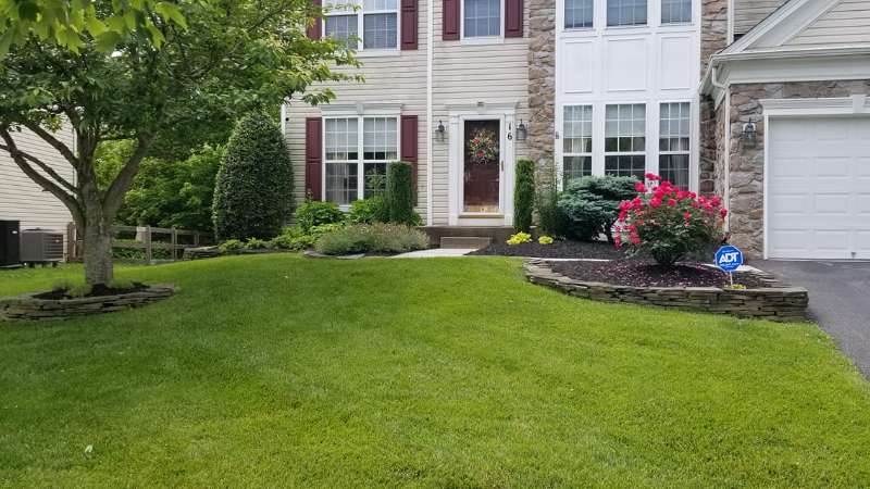 retaining walls and landscaping